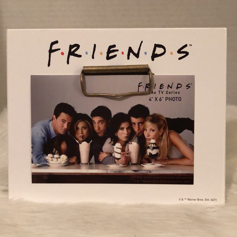 FRIENDS Collector’s Edition 2004 Book, Photo Clip Frame and Coffee Mug - Picture 3 of 12